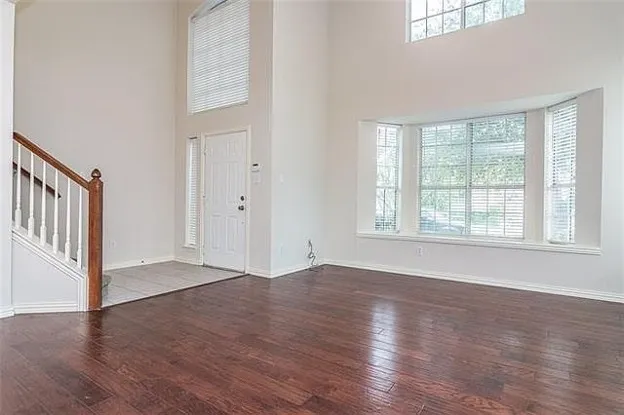 389 Ivan Drive Lewisville, TX 75067