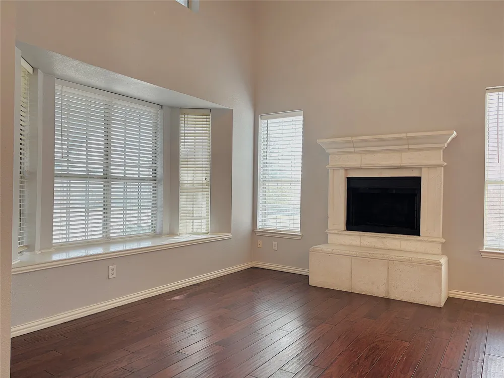 389 Ivan Drive Lewisville, TX 75067