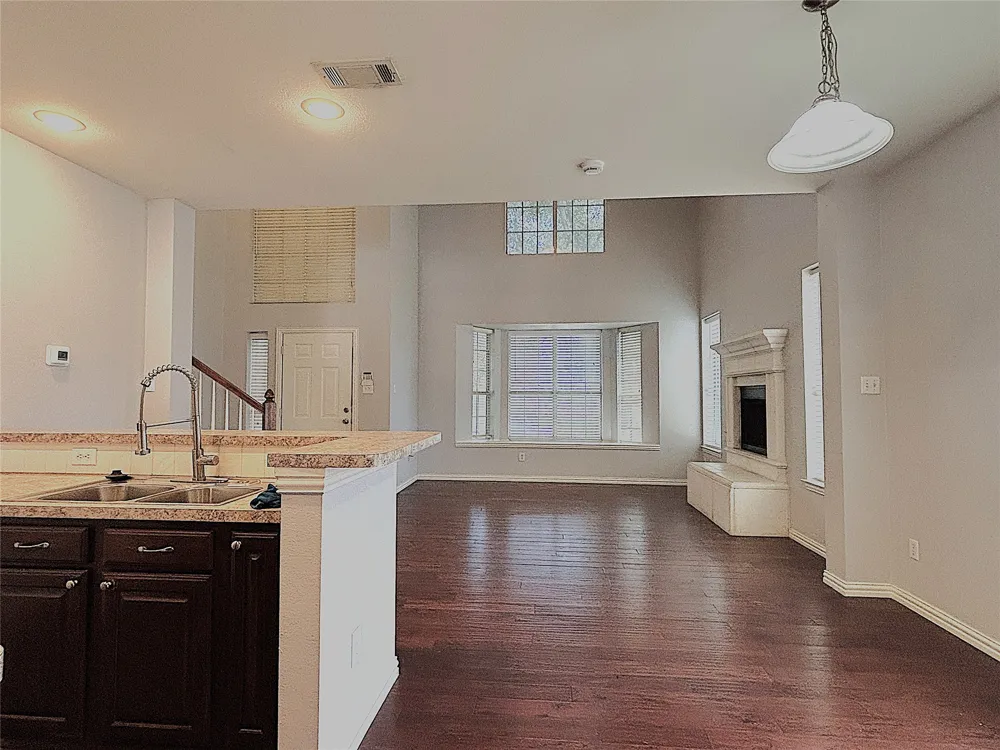 389 Ivan Drive Lewisville, TX 75067