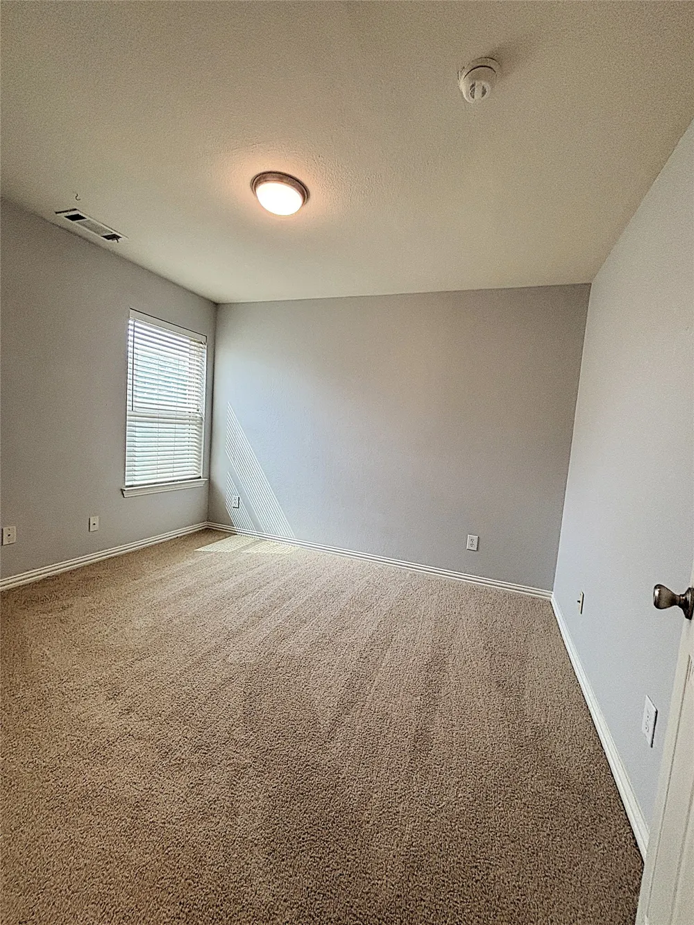 389 Ivan Drive Lewisville, TX 75067