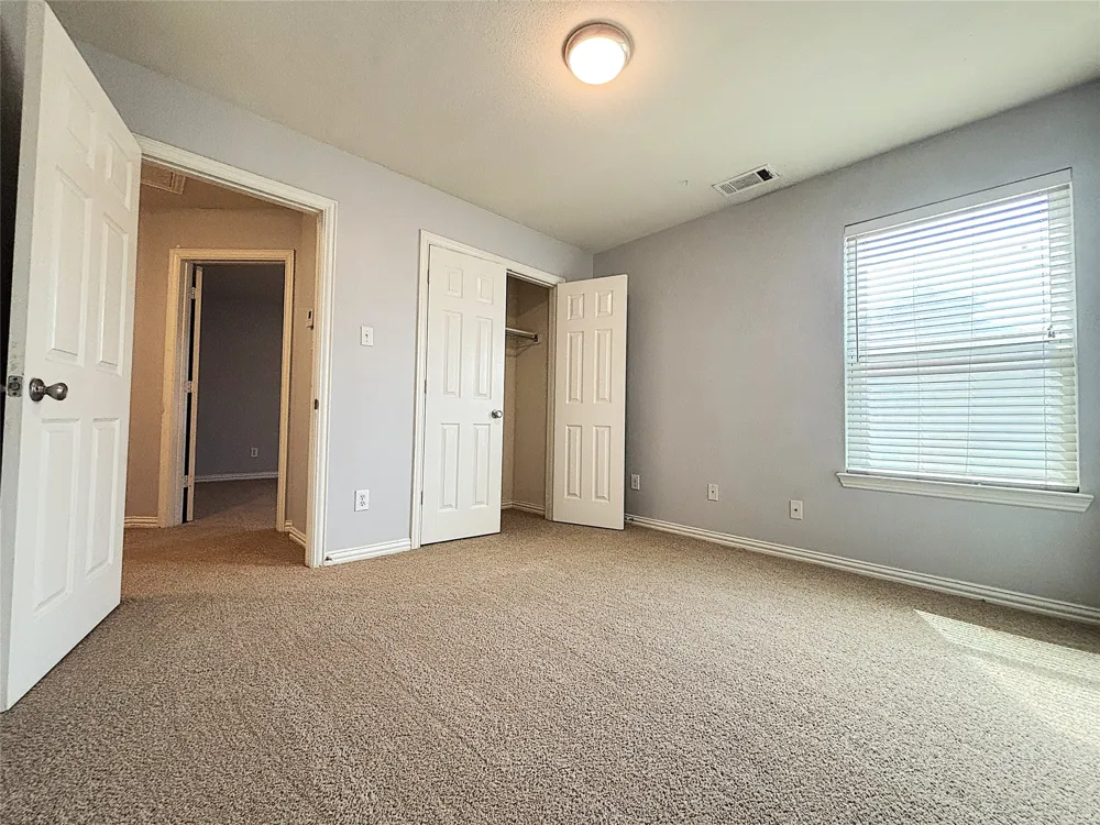 389 Ivan Drive Lewisville, TX 75067