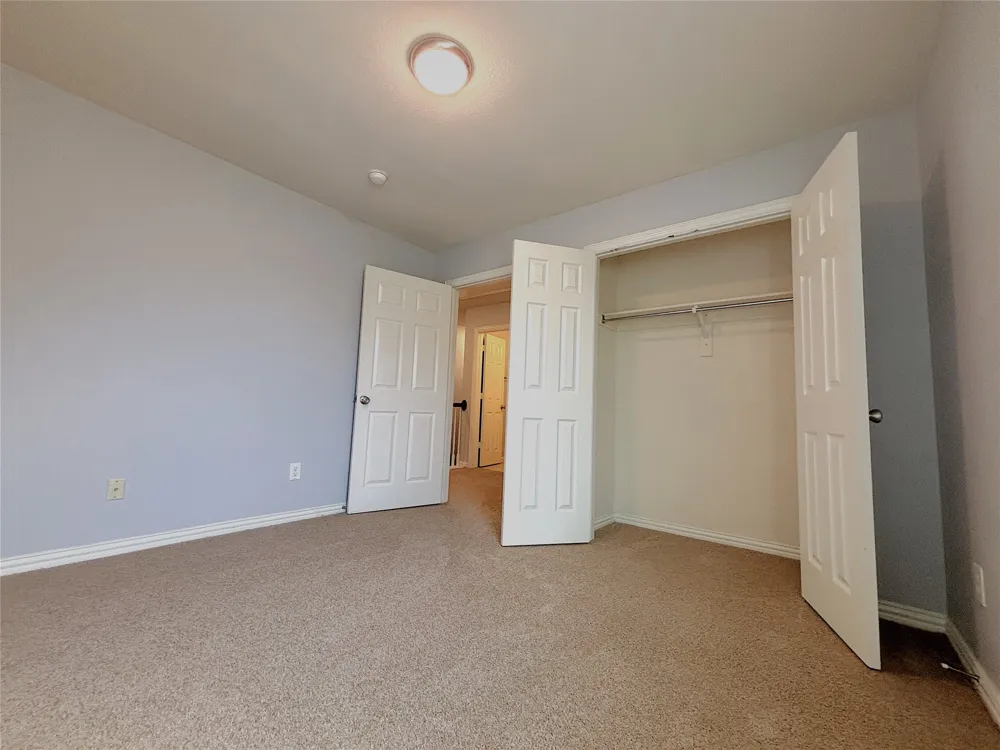 389 Ivan Drive Lewisville, TX 75067