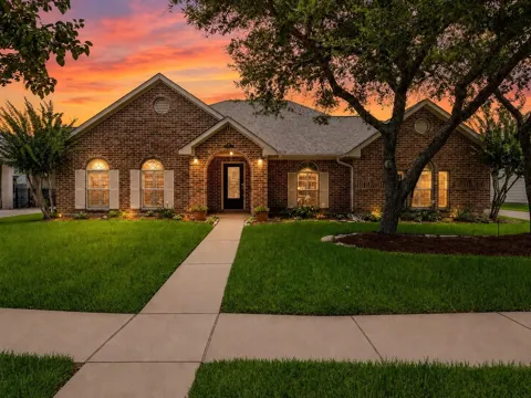 302 Le Doux Oaks