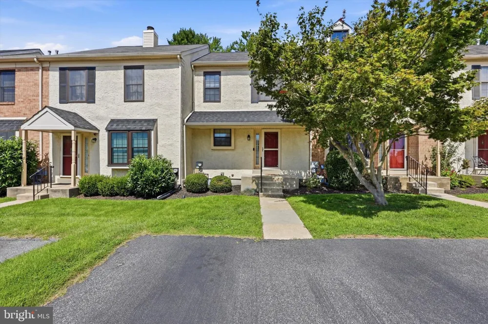 372 SCOLA ROAD Brookhaven, PA 19015