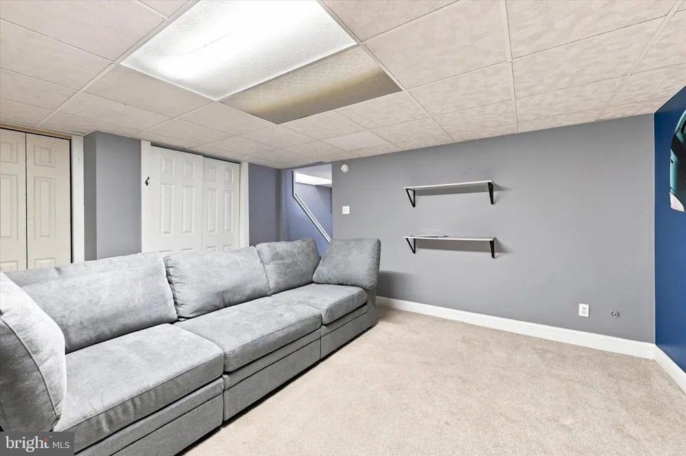 372 SCOLA ROAD Brookhaven, PA 19015