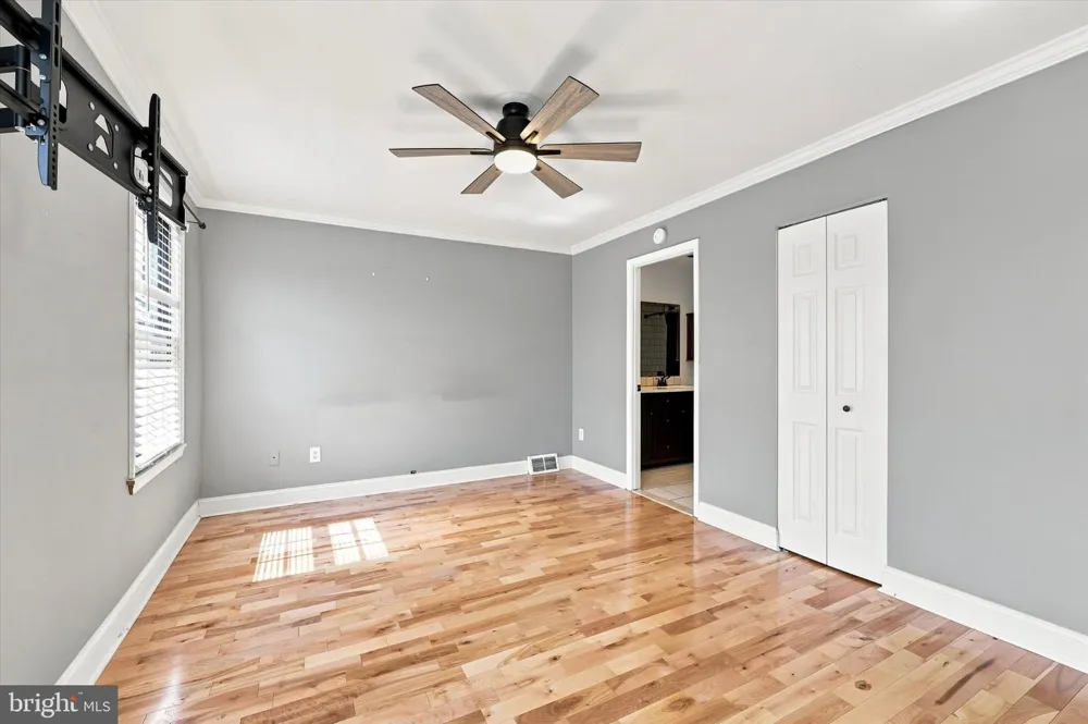 372 SCOLA ROAD Brookhaven, PA 19015
