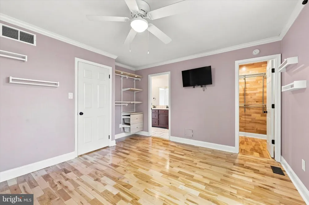 372 SCOLA ROAD Brookhaven, PA 19015