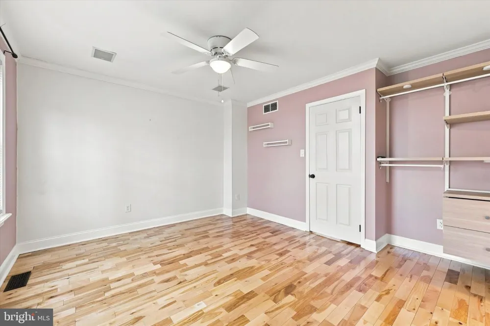 372 SCOLA ROAD Brookhaven, PA 19015