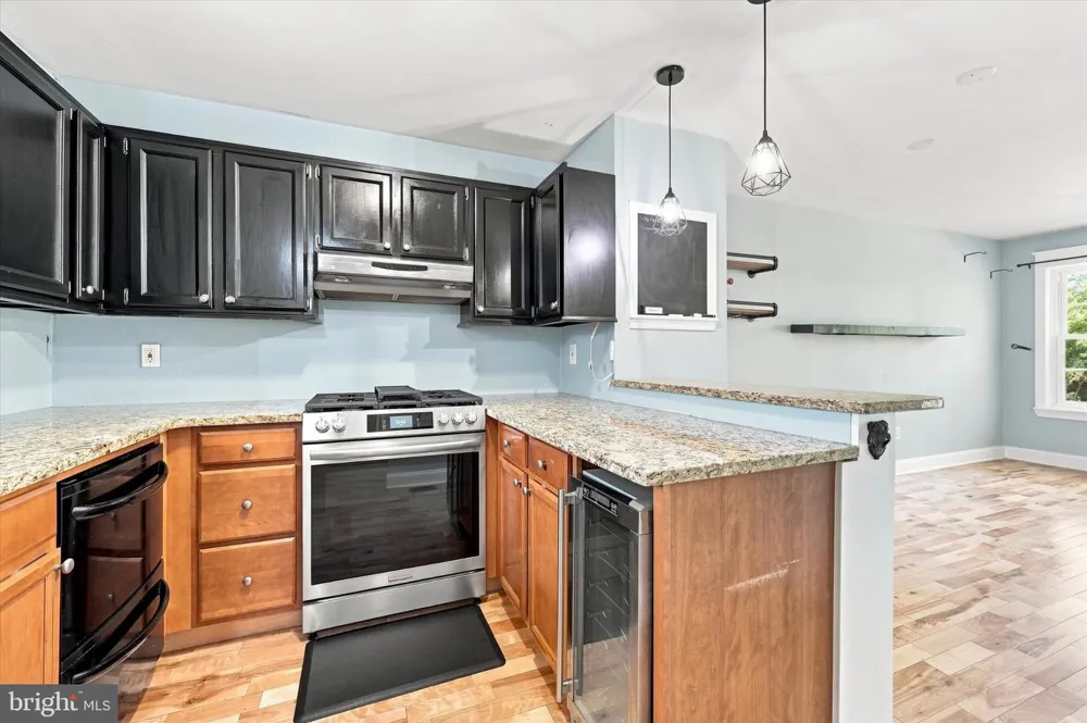 372 SCOLA ROAD Brookhaven, PA 19015