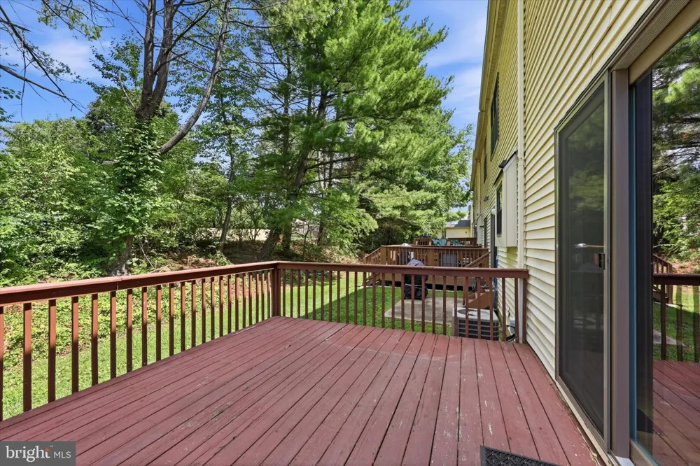 372 SCOLA ROAD Brookhaven, PA 19015
