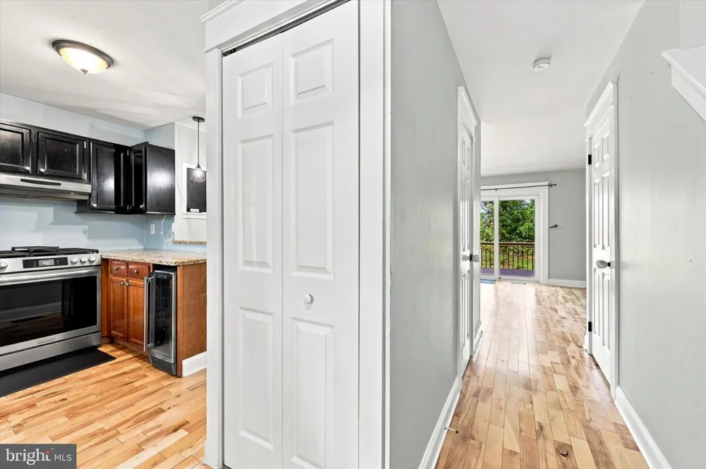 372 SCOLA ROAD Brookhaven, PA 19015