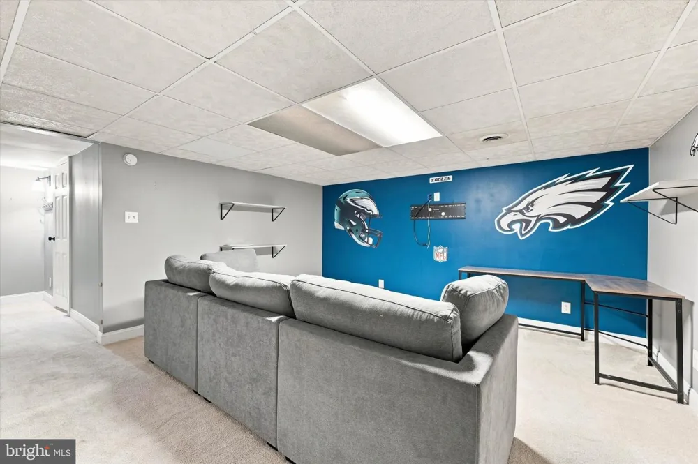 372 SCOLA ROAD Brookhaven, PA 19015