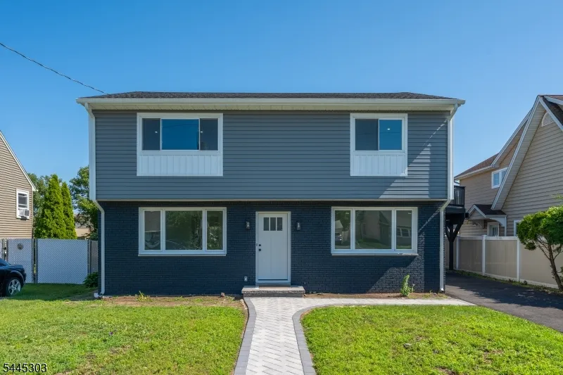 214 Alberta Dr Saddle Brook, NJ 07663