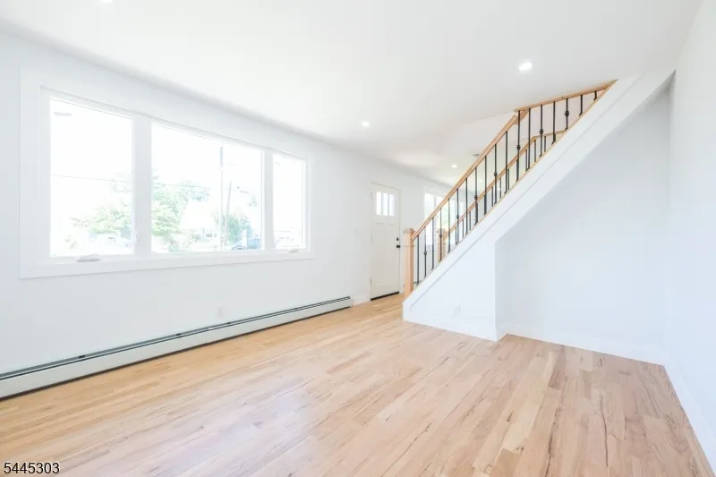 214 Alberta Dr Saddle Brook, NJ 07663