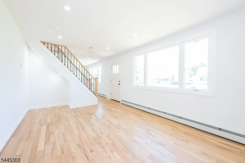 214 Alberta Dr Saddle Brook, NJ 07663