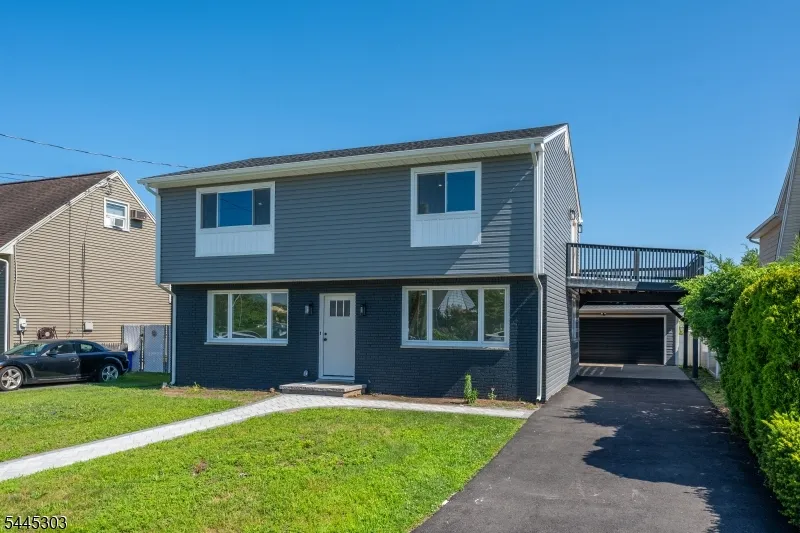214 Alberta Dr Saddle Brook, NJ 07663