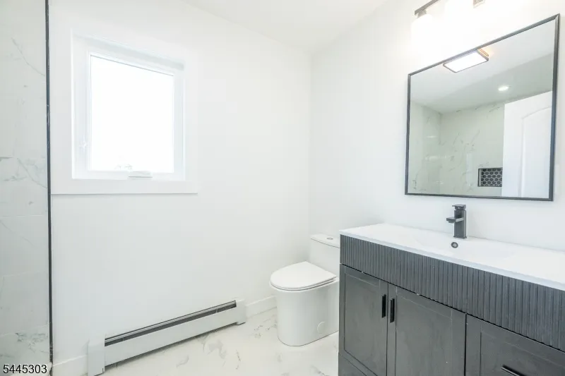 214 Alberta Dr Saddle Brook, NJ 07663
