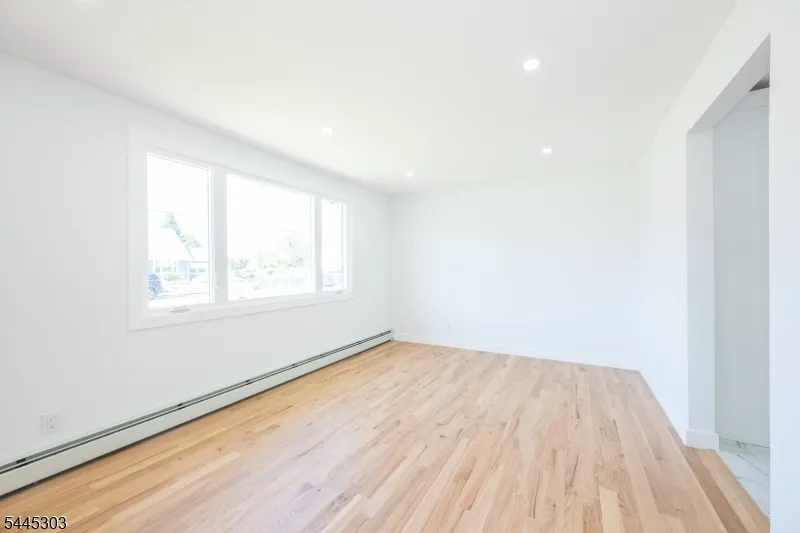214 Alberta Dr Saddle Brook, NJ 07663