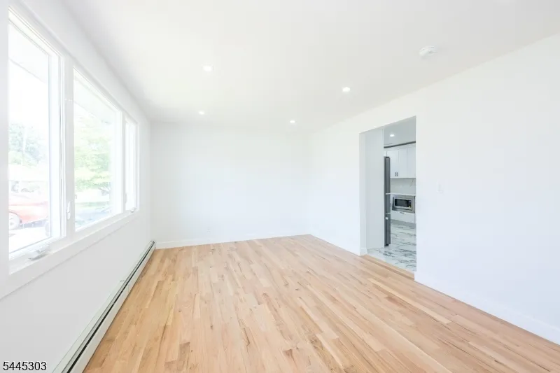 214 Alberta Dr Saddle Brook, NJ 07663
