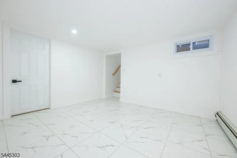 214 Alberta Dr Saddle Brook, NJ 07663