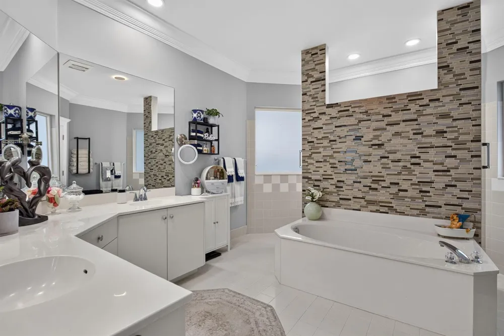 4909 NW 112th Drive Coral Springs, FL 33076