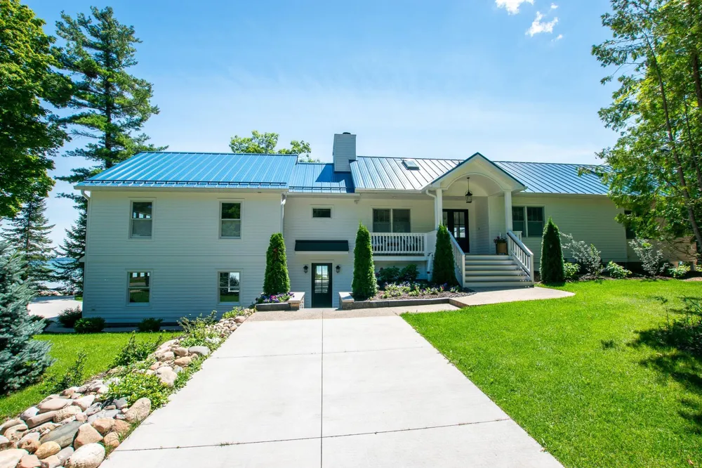 3729 S Lee Point Road Bingham Township, MI 49682