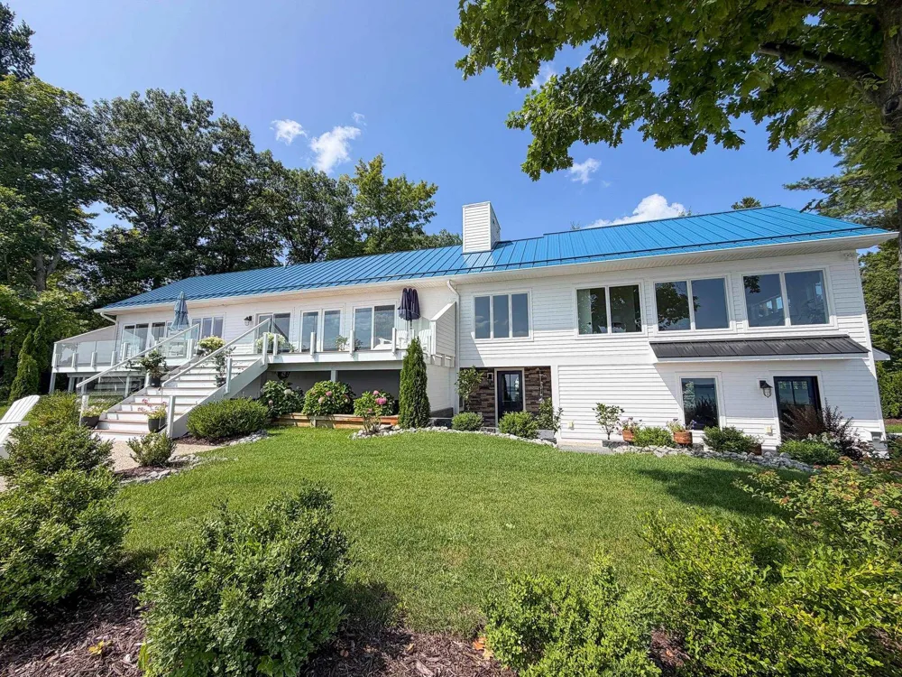 3729 S Lee Point Road Bingham Township, MI 49682