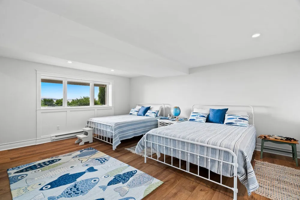 3729 S Lee Point Road Bingham Township, MI 49682