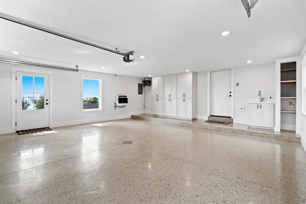 3729 S Lee Point Road Bingham Township, MI 49682