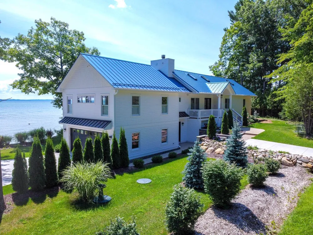 3729 S Lee Point Road Bingham Township, MI 49682