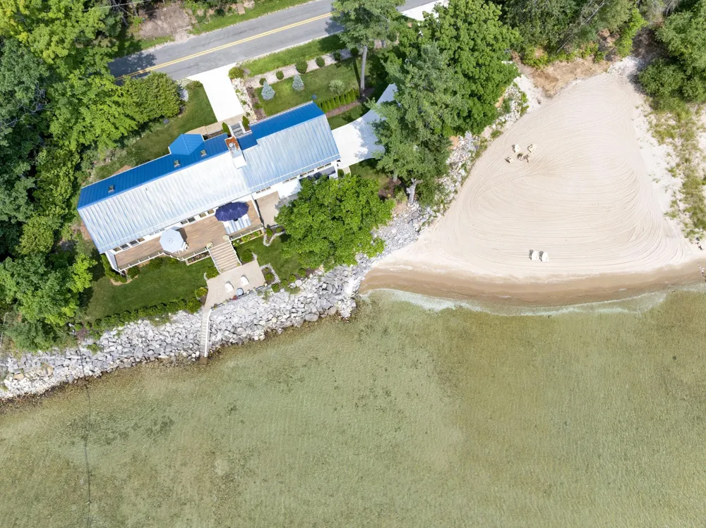 3729 S Lee Point Road Bingham Township, MI 49682