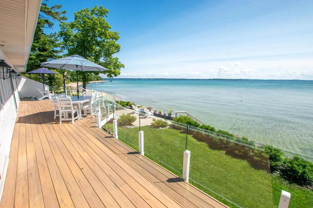 3729 S Lee Point Road Bingham Township, MI 49682