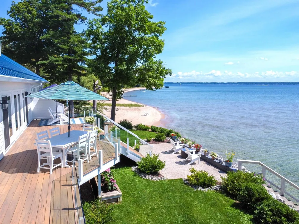 3729 S Lee Point Road Bingham Township, MI 49682