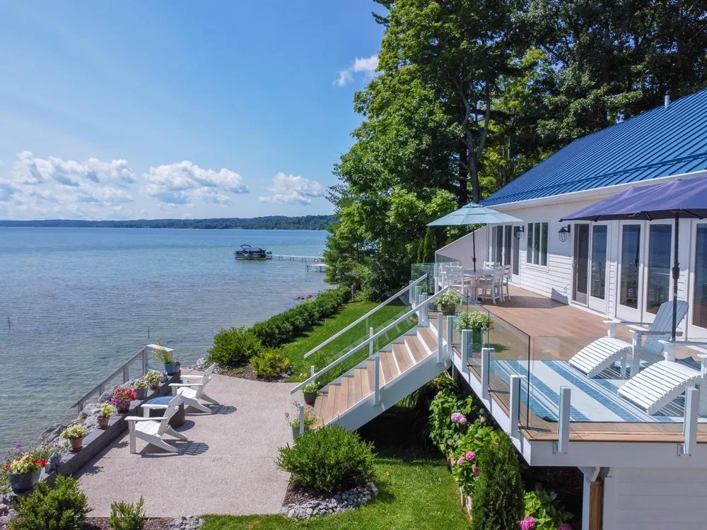 3729 S Lee Point Road Bingham Township, MI 49682