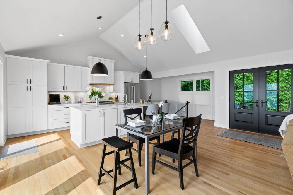 3729 S Lee Point Road Bingham Township, MI 49682