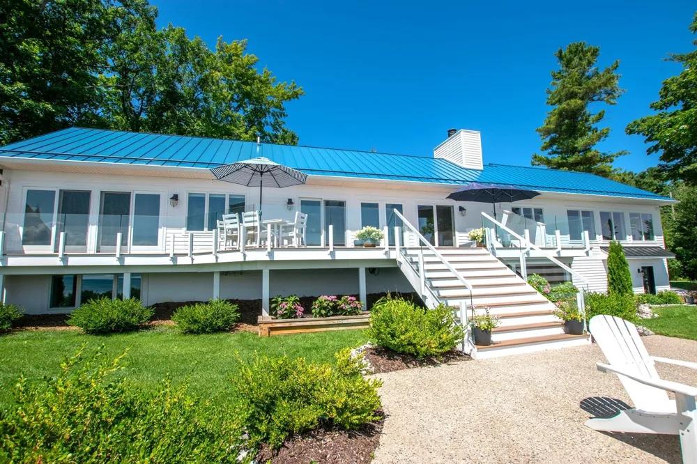 3729 S Lee Point Road Bingham Township, MI 49682