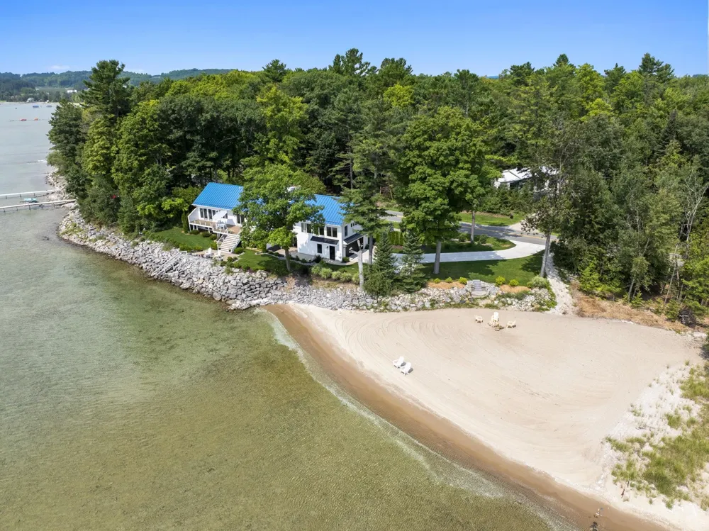 3729 S Lee Point Road Bingham Township, MI 49682