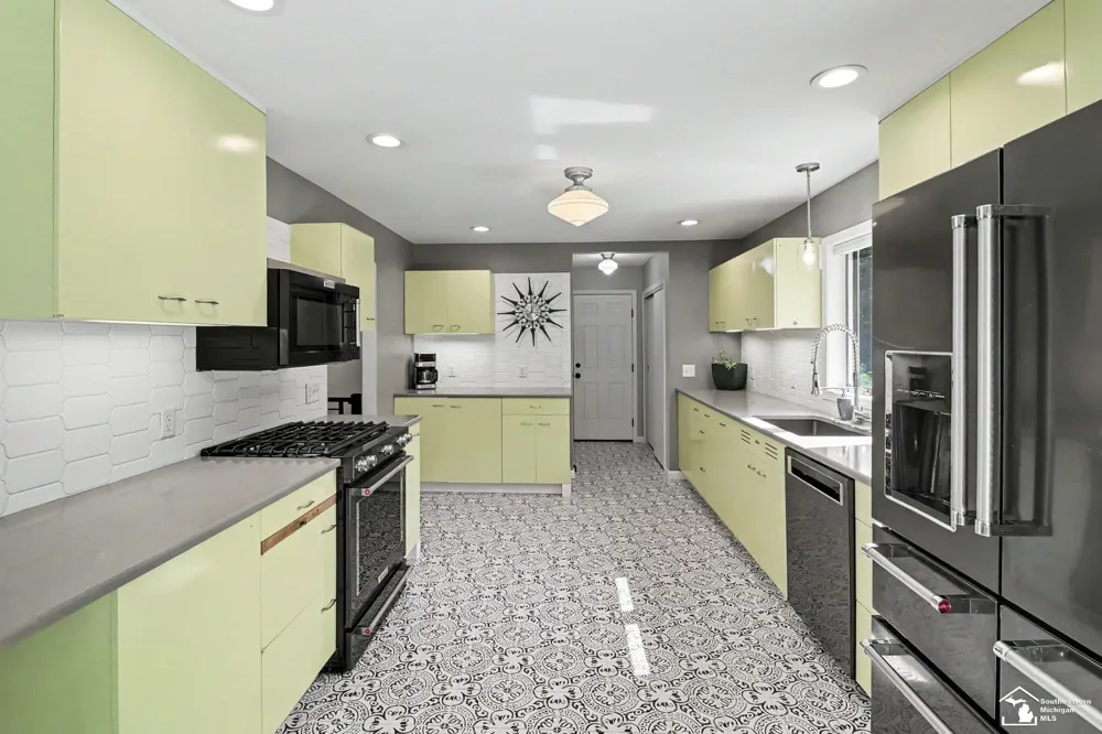 11458 Heidi Jane Lane Handy Township, MI 48836