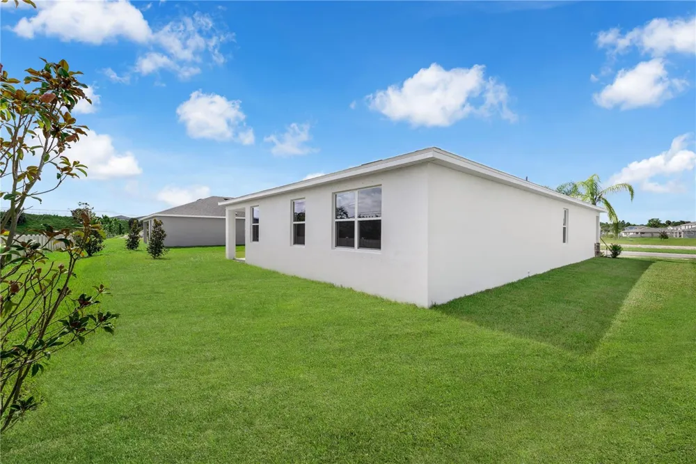 9198 HARRIS HAWK DRIVE Leesburg, FL 34788