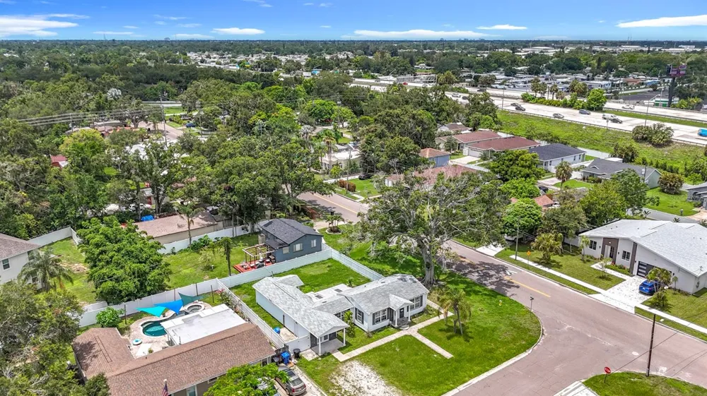 2122 52ND AVENUE St Petersburg, FL 33714