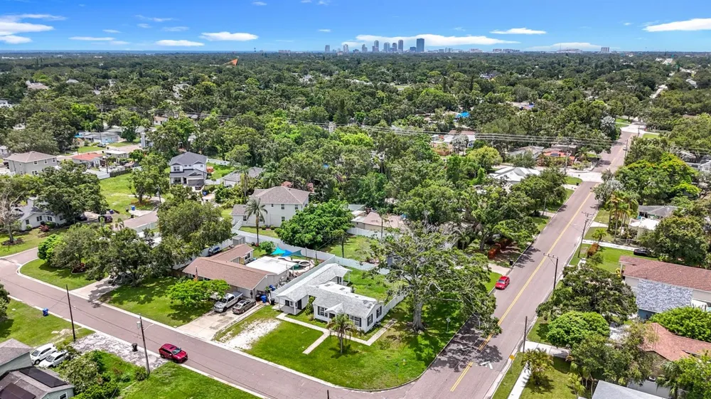 2122 52ND AVENUE St Petersburg, FL 33714