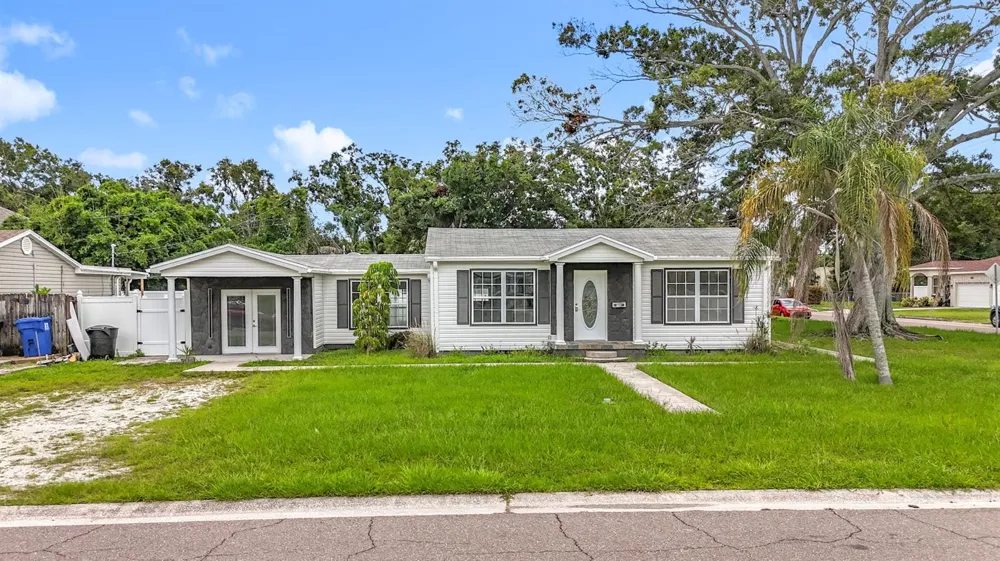 2122 52ND AVENUE St Petersburg, FL 33714