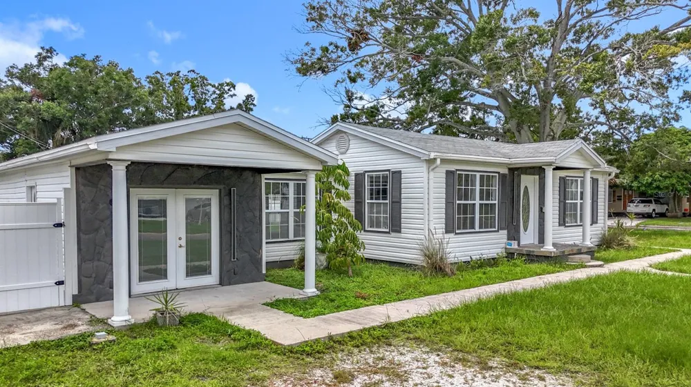 2122 52ND AVENUE St Petersburg, FL 33714