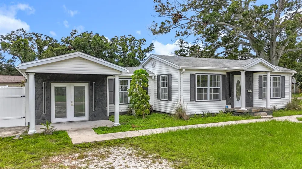2122 52ND AVENUE St Petersburg, FL 33714