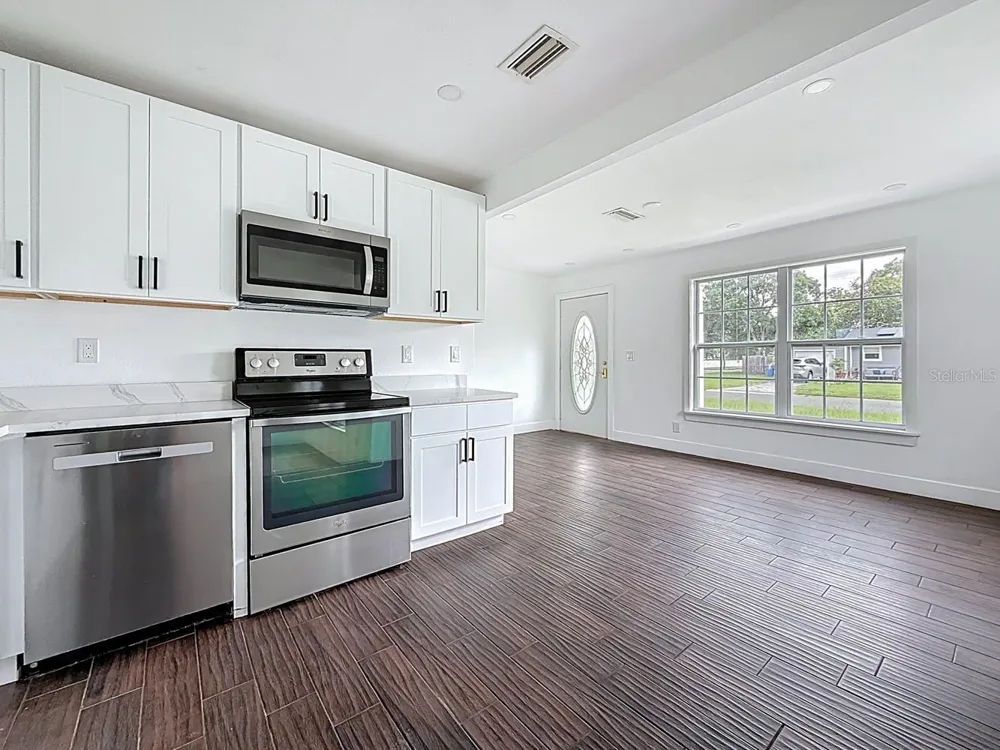 2122 52ND AVENUE St Petersburg, FL 33714