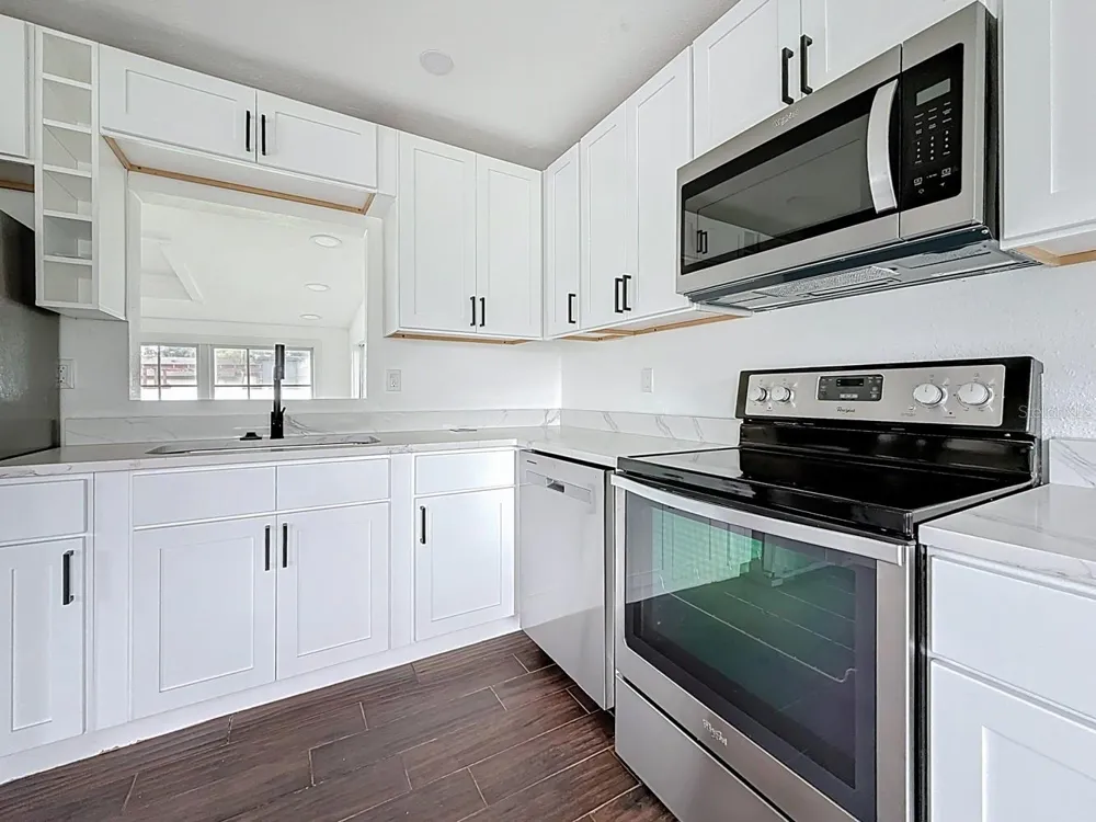 2122 52ND AVENUE St Petersburg, FL 33714