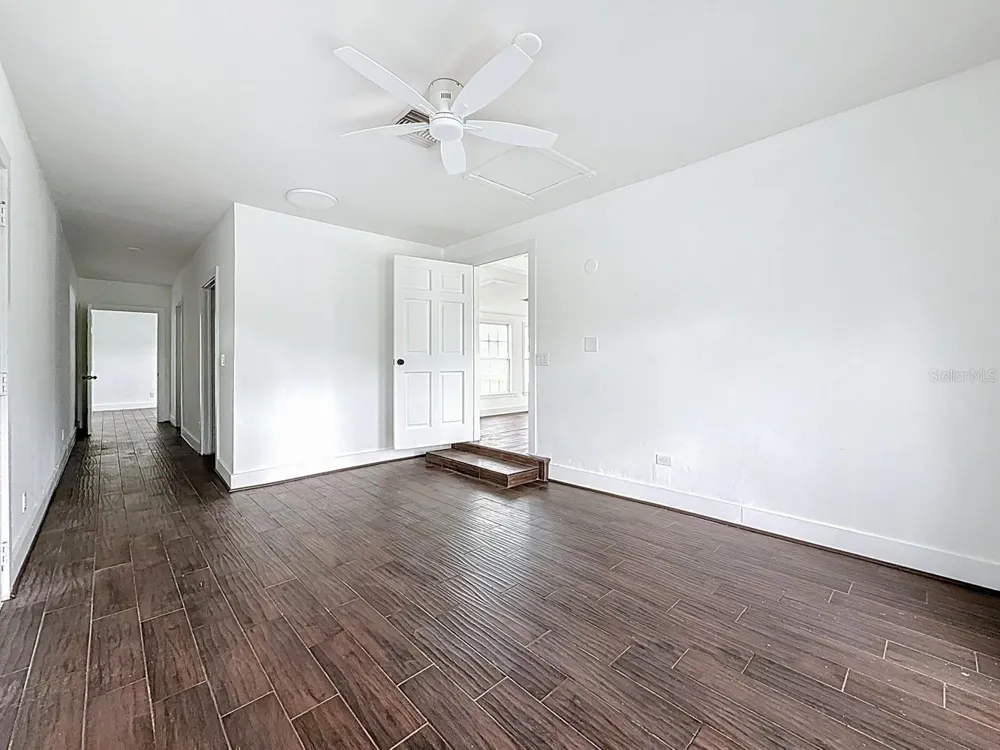 2122 52ND AVENUE St Petersburg, FL 33714
