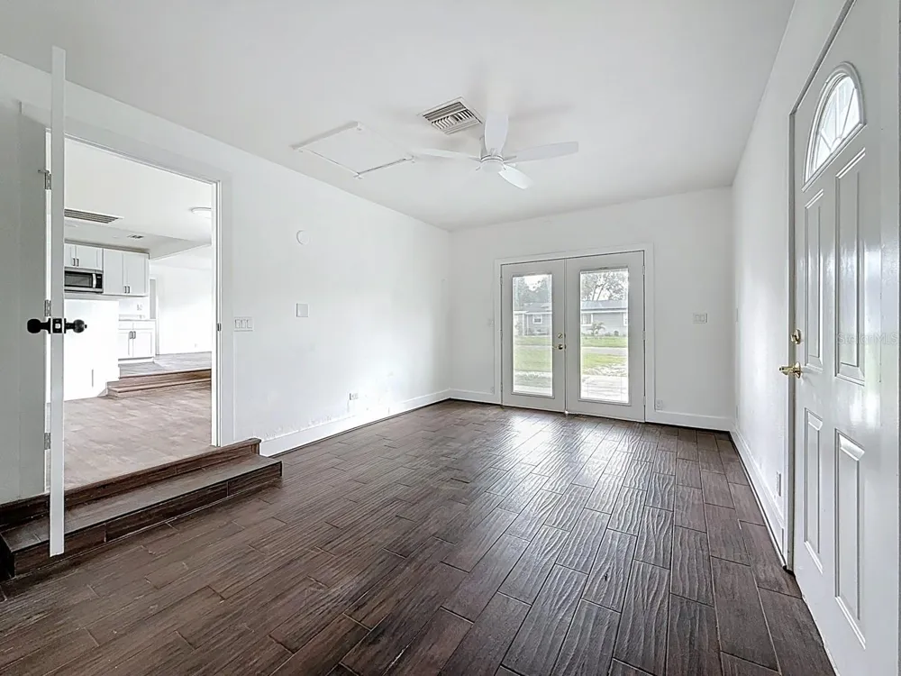 2122 52ND AVENUE St Petersburg, FL 33714