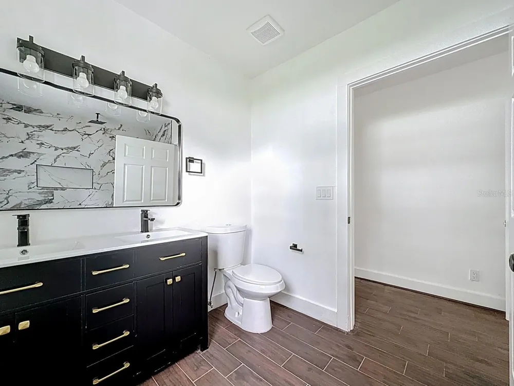 2122 52ND AVENUE St Petersburg, FL 33714