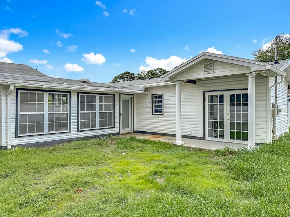 2122 52ND AVENUE St Petersburg, FL 33714